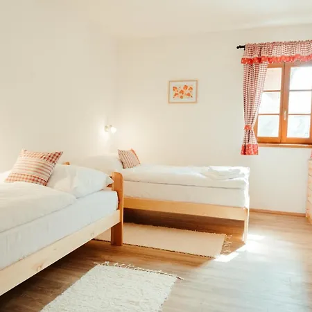 Stribrnik 3*